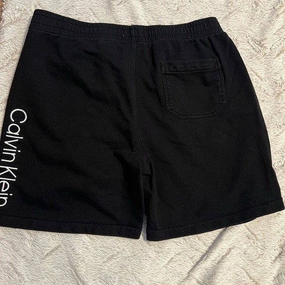 Calvin Klein Elastic Waist Adjustable Short Size Xlarge - Picture 3 of 5